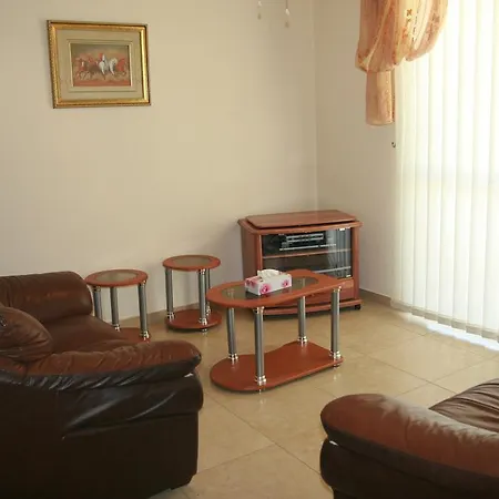 Apartment Yioula Court *