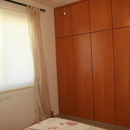 Yioula Court Apartment *